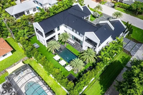 202 NW 7th Street Delray Beach FL 33444