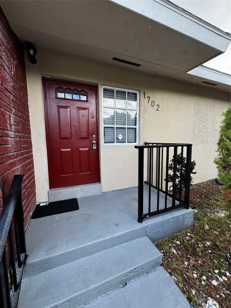 1702 Barton Court Lake Worth Beach FL 33460