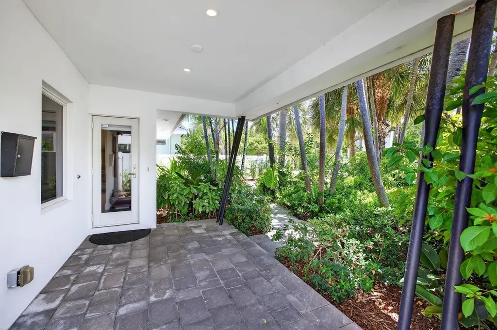 2925 N Atlantic Bl Fort Lauderdale FL 33308