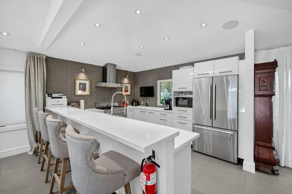 2925 N Atlantic Bl Fort Lauderdale FL 33308