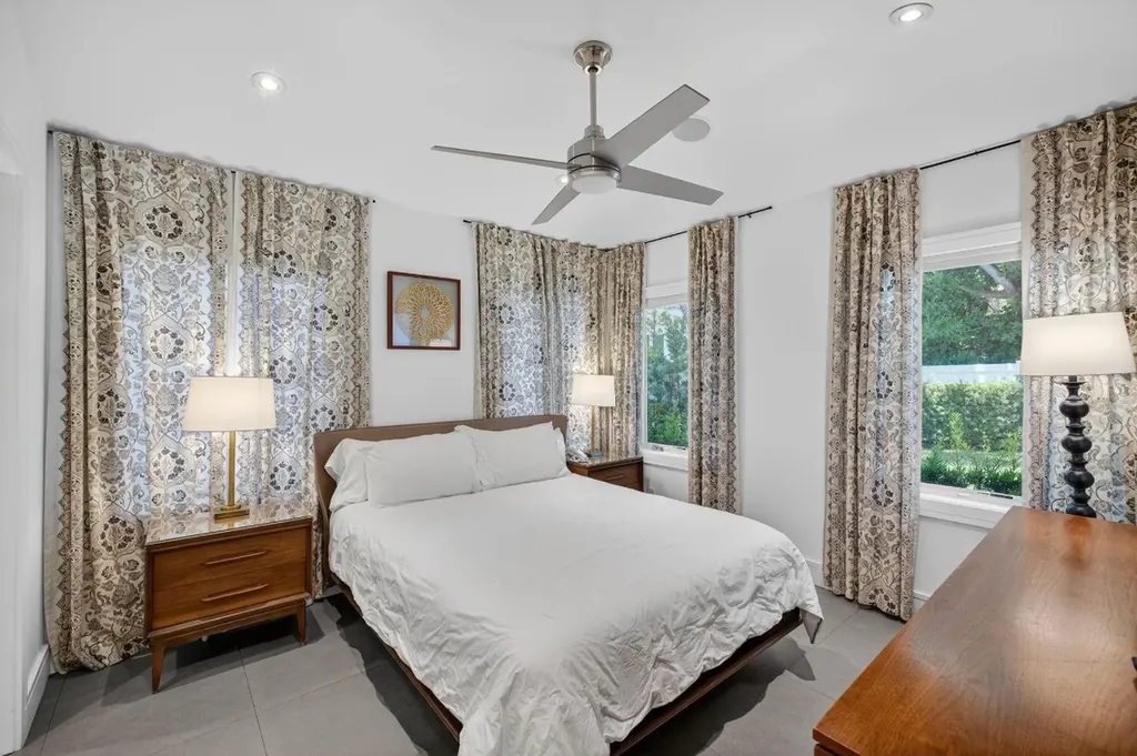 2925 N Atlantic Bl Fort Lauderdale FL 33308