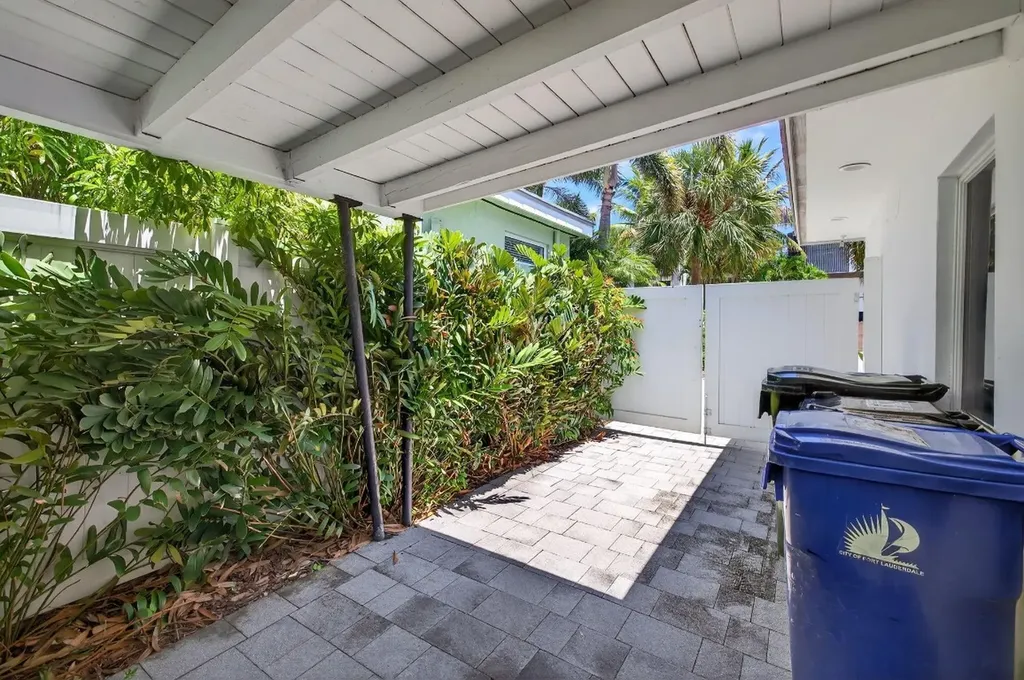 2925 N Atlantic Bl Fort Lauderdale FL 33308
