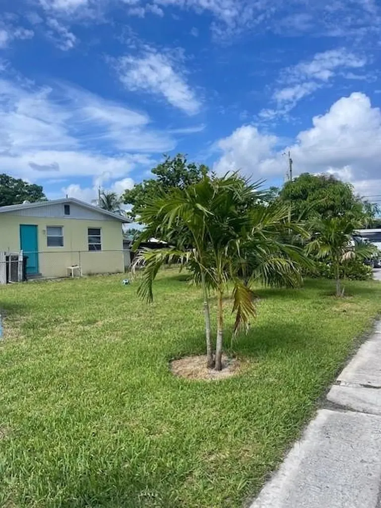 1125 N F Street Lake Worth Beach FL 33460