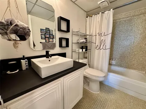 2811 Somerset Drive Lauderdale Lakes FL 33311