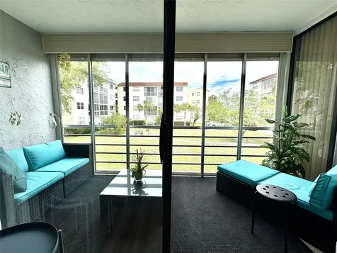 2811 Somerset Drive Lauderdale Lakes FL 33311