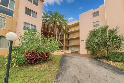 2811 Somerset Drive Lauderdale Lakes FL 33311