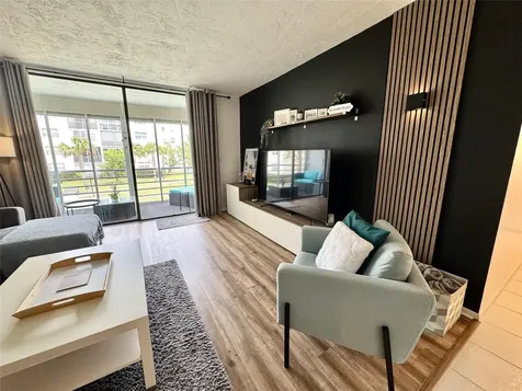 2811 Somerset Drive Lauderdale Lakes FL 33311