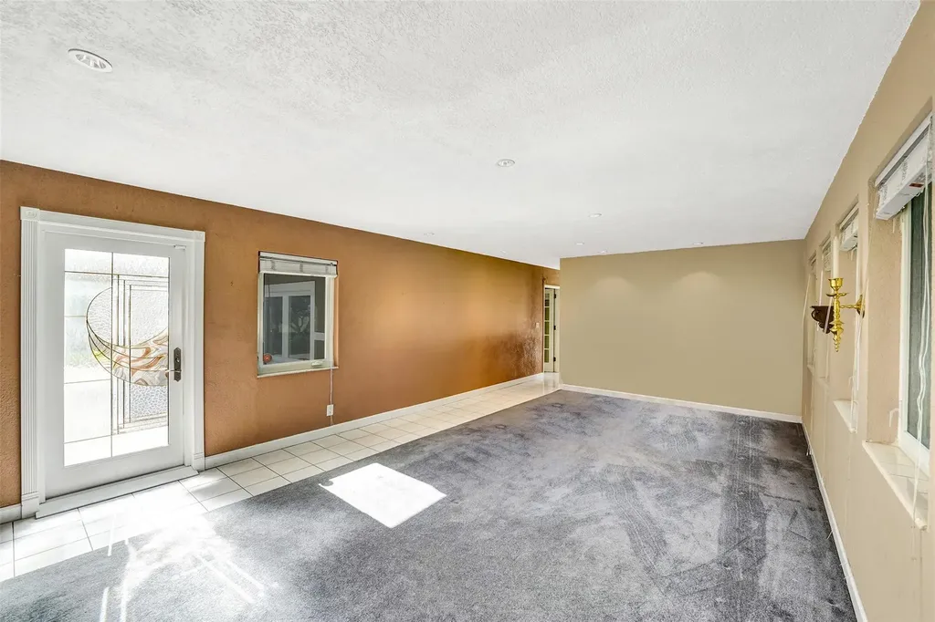 5562 SW 1st Court Plantation FL 33317