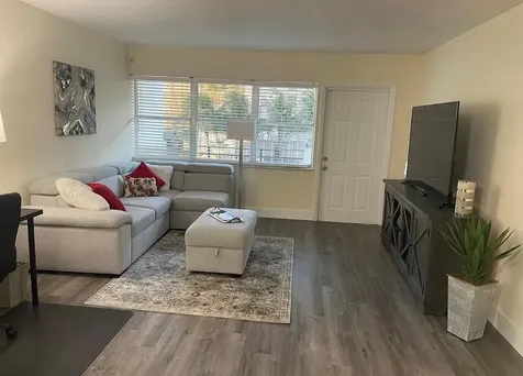 Hallandale Beach FL 33009