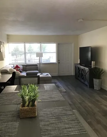 Hallandale Beach FL 33009