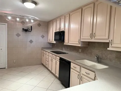 2500 Parkview Drive Hallandale Beach FL 33009