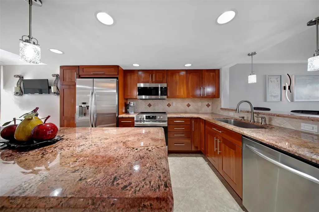 1100 SE 5th Court Pompano Beach FL 33060