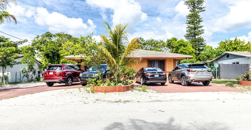 661 SW 28th Way Fort Lauderdale FL 33312