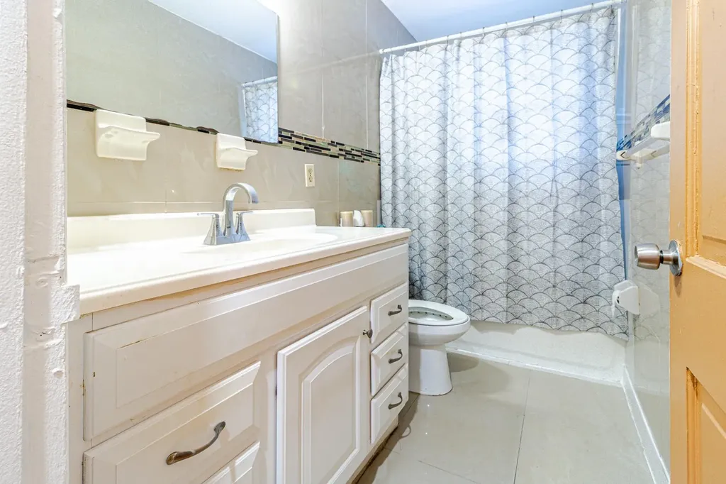 661 SW 28th Way Fort Lauderdale FL 33312