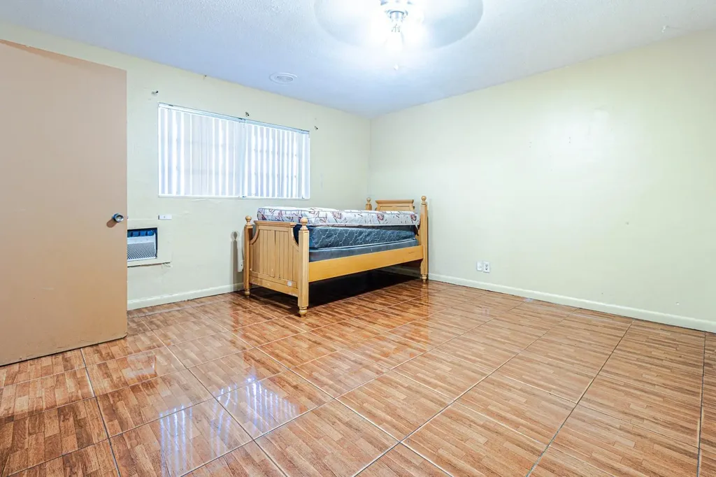661 SW 28th Way Fort Lauderdale FL 33312
