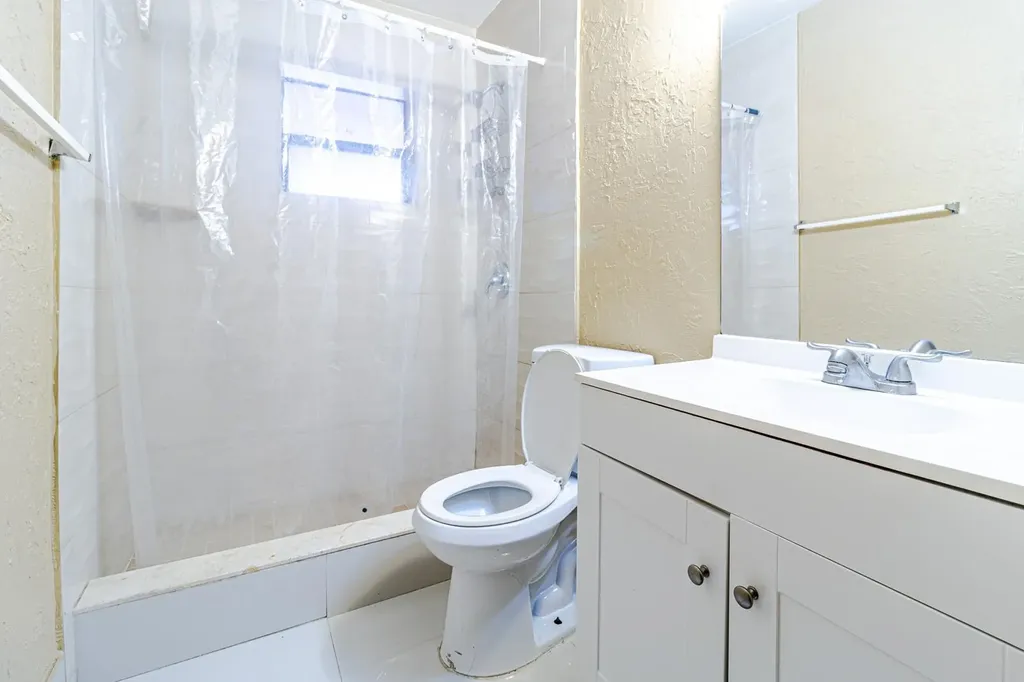 661 SW 28th Way Fort Lauderdale FL 33312