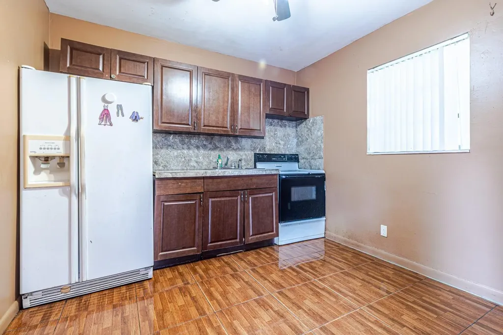 661 SW 28th Way Fort Lauderdale FL 33312
