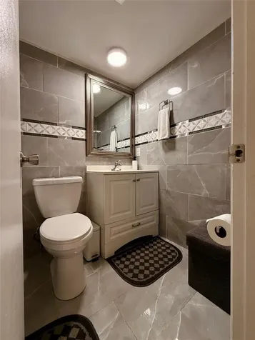 355 Oakridge T Deerfield Beach FL 33442
