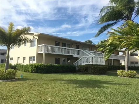 355 Oakridge T Deerfield Beach FL 33442
