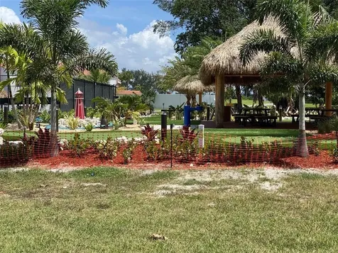 355 Oakridge T Deerfield Beach FL 33442