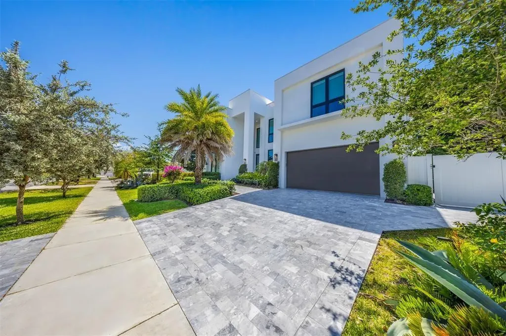 2001 Marietta Drive Fort Lauderdale FL 33316
