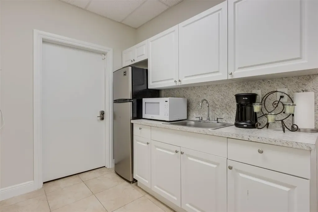 2743 Hollywood Boulevard Hollywood FL 33020