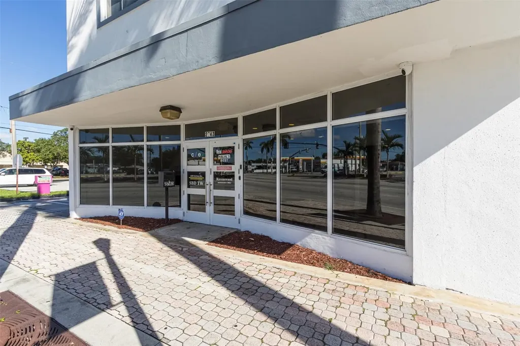 2743 Hollywood Boulevard Hollywood FL 33020