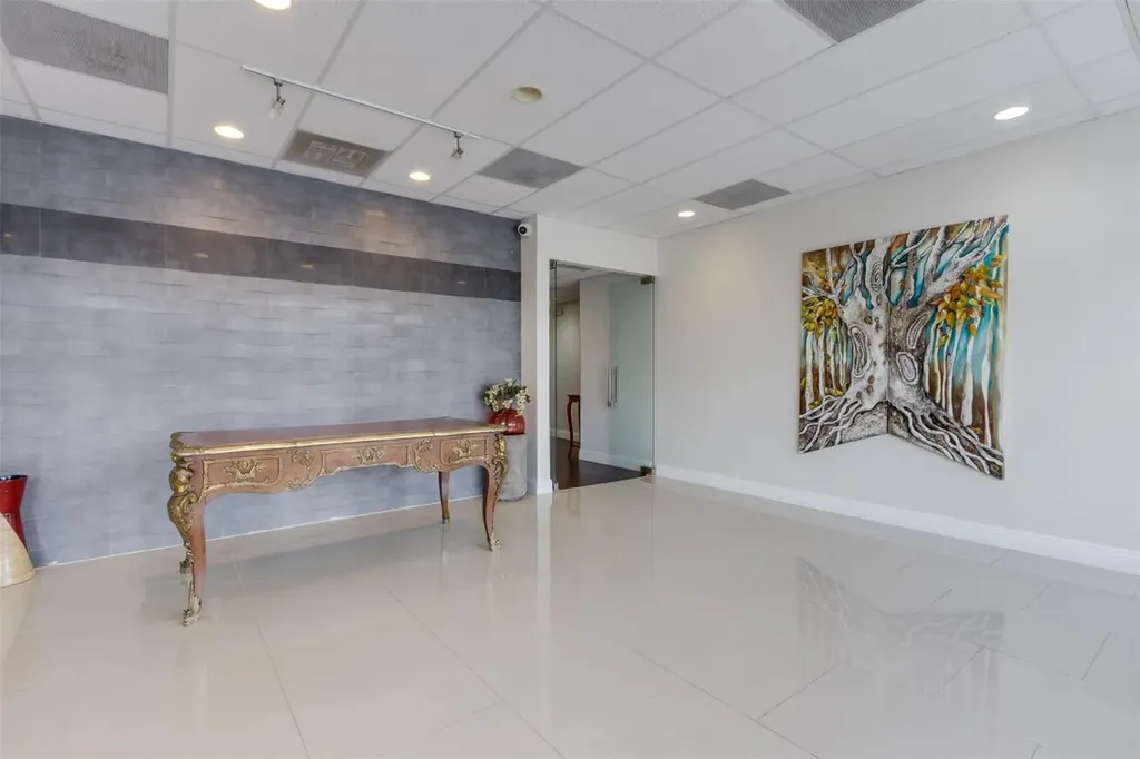 2743 Hollywood Boulevard Hollywood FL 33020