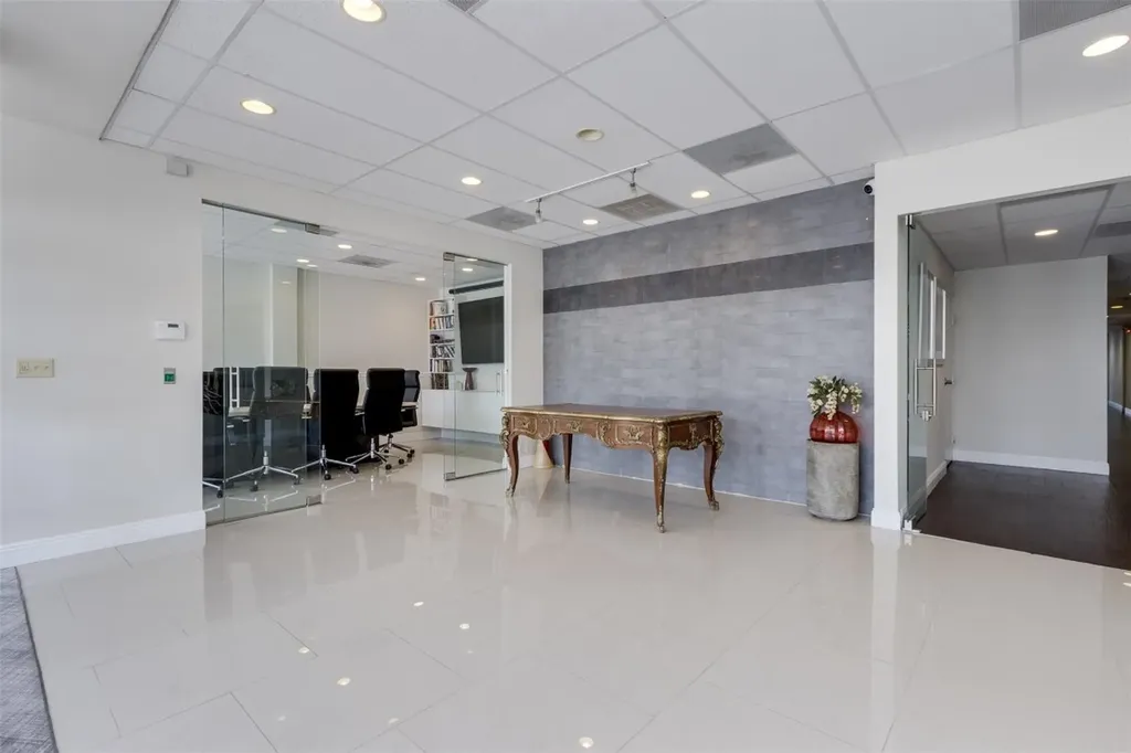 2743 Hollywood Boulevard Hollywood FL 33020
