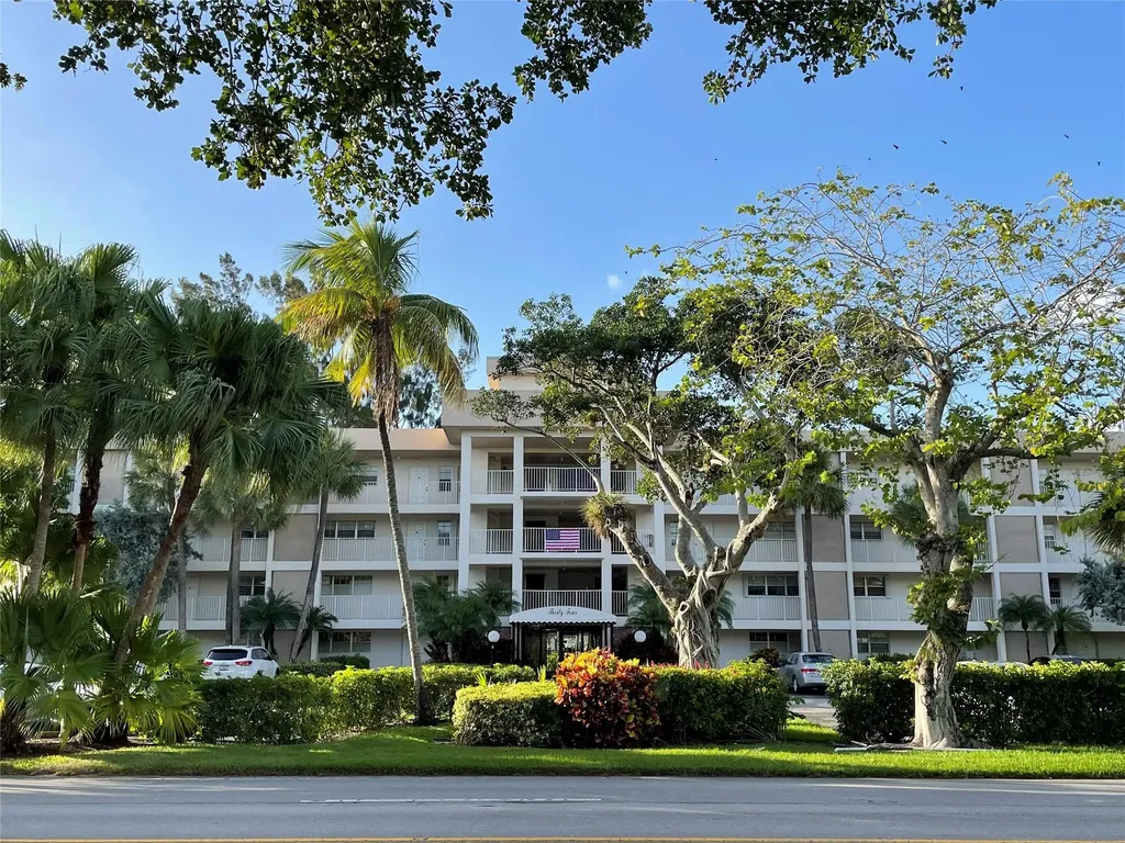 3051 S Palm Aire Drive Pompano Beach FL 33069
