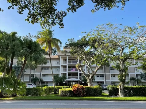 3051 S Palm Aire Drive Pompano Beach FL 33069