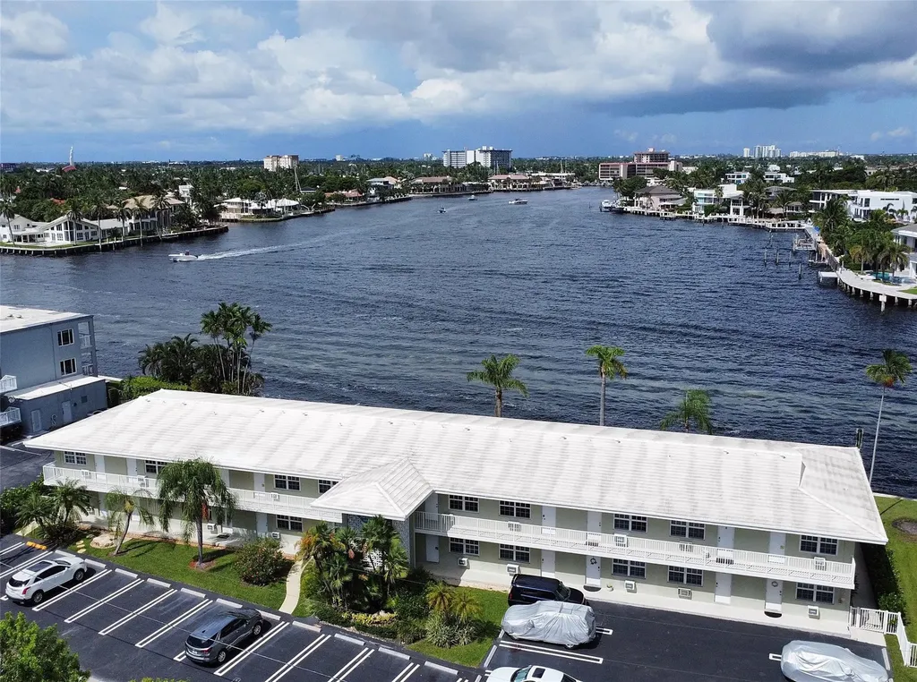 1105 S Riverside Drive Pompano Beach FL 33062