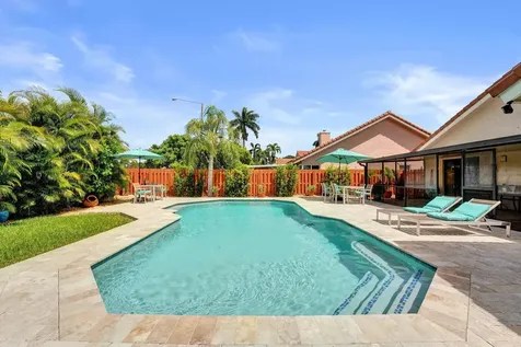 1541 W Oak Knoll Circle Davie FL 33324