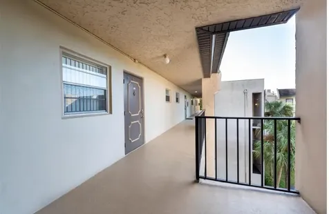 9230 Lagoon Place Davie FL 33324