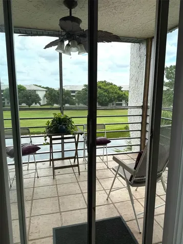 9230 Lagoon Place Davie FL 33324
