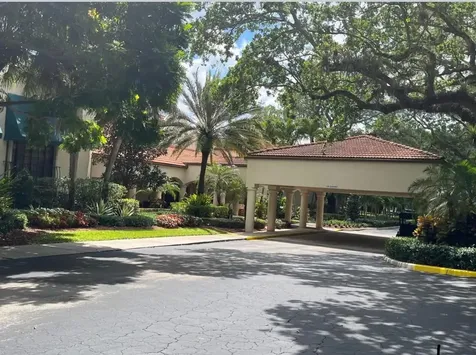 9230 Lagoon Place Davie FL 33324