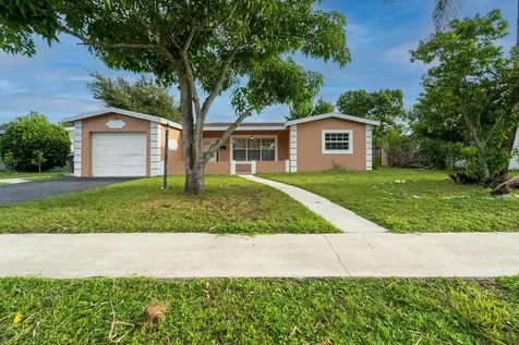 4655 NW 41st Place Lauderdale Lakes FL 33319