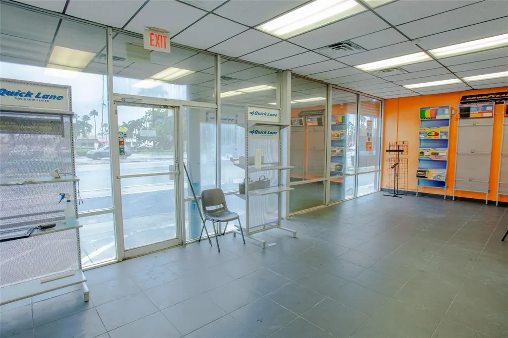 20390 S Dixie Highway Cutler Bay FL 33189