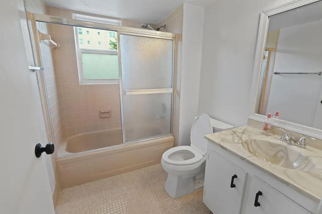 4550 NW 18th Avenue Deerfield Beach FL 33064
