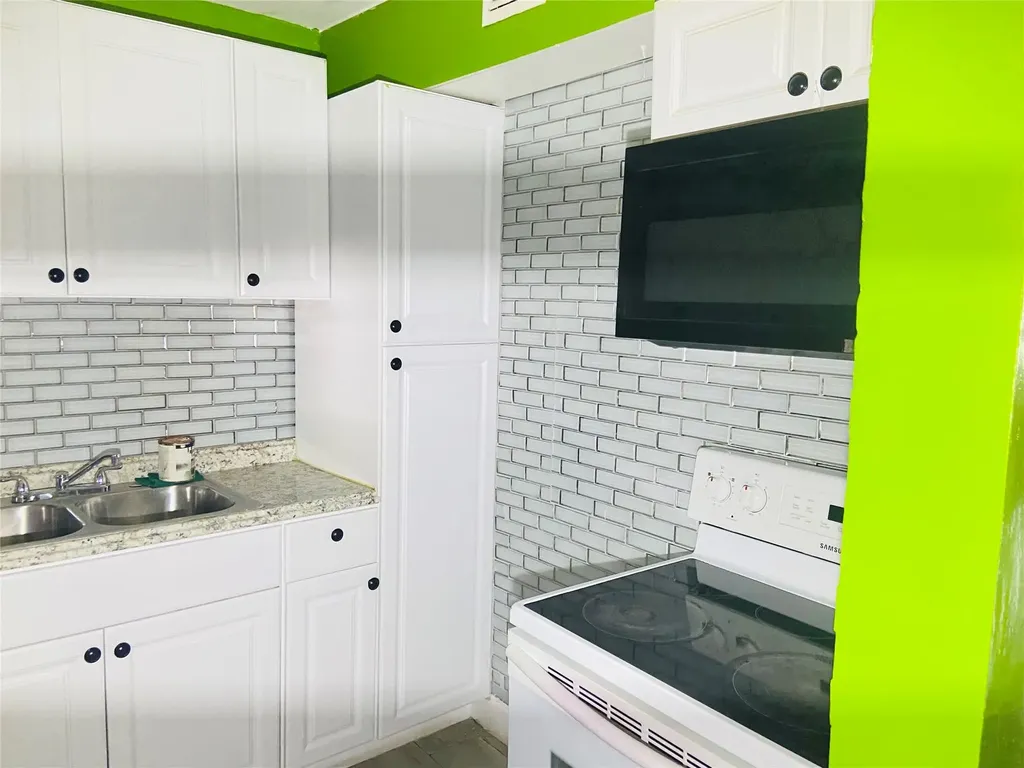 495 SE 8th Street Deerfield Beach FL 33441
