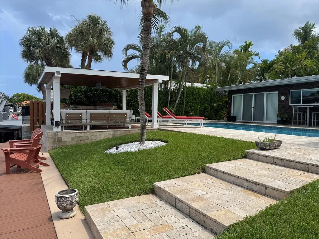 2761 NE 57th Court Fort Lauderdale FL 33308
