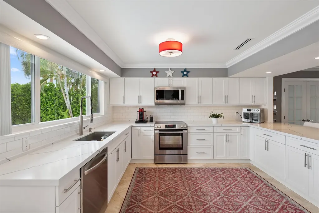 2761 NE 57th Court Fort Lauderdale FL 33308