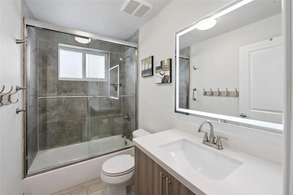 2761 NE 57th Court Fort Lauderdale FL 33308
