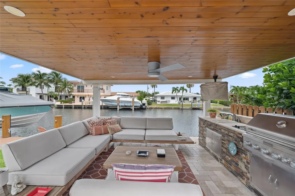 2761 NE 57th Court Fort Lauderdale FL 33308