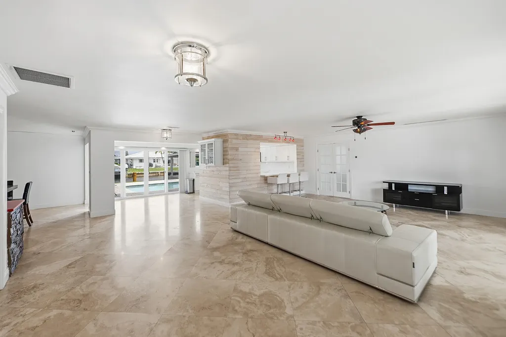 2761 NE 57th Court Fort Lauderdale FL 33308