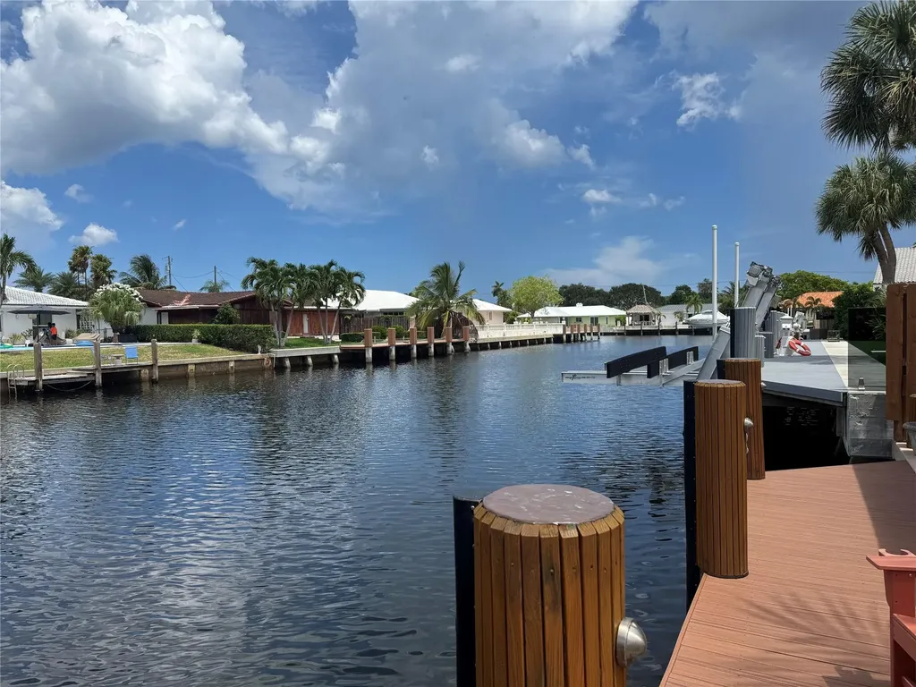 2761 NE 57th Court Fort Lauderdale FL 33308