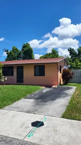 1936 SW 67th Avenue North Lauderdale FL 33068