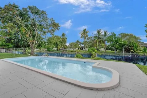 2501 NW 87th Avenue Sunrise FL 33322