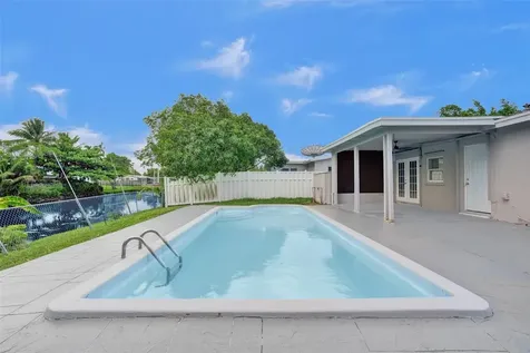 2501 NW 87th Avenue Sunrise FL 33322