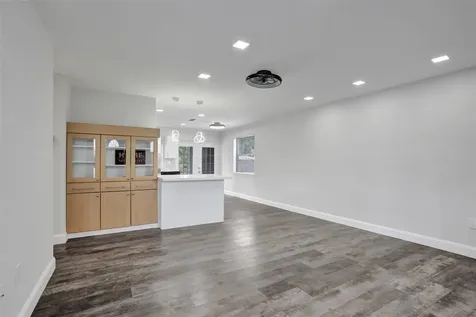 2501 NW 87th Avenue Sunrise FL 33322
